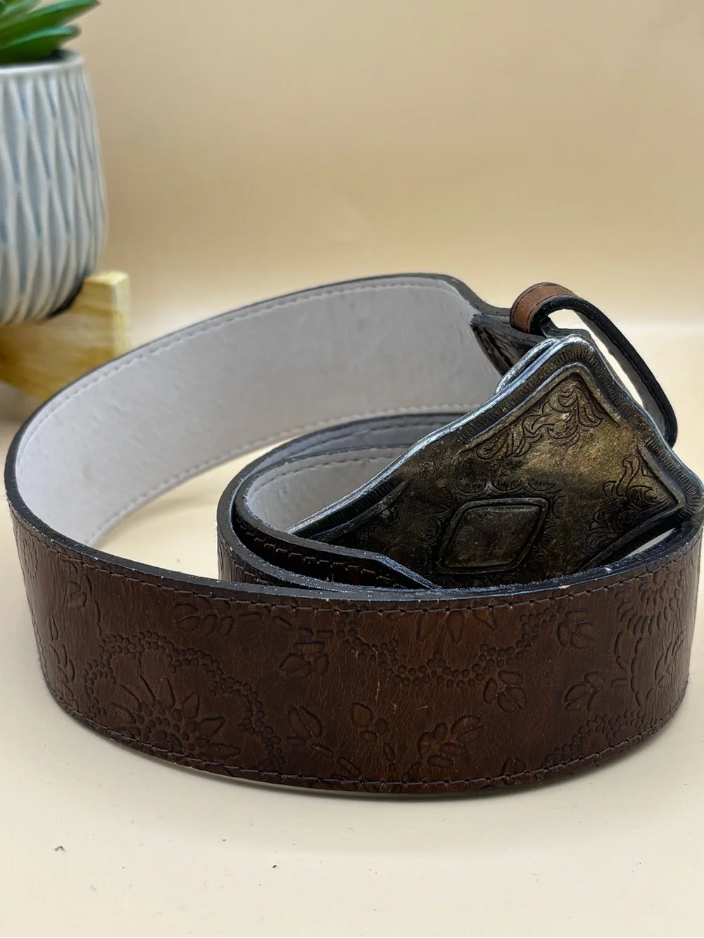 Vintage style Avignon Brown Floral Leather Belt